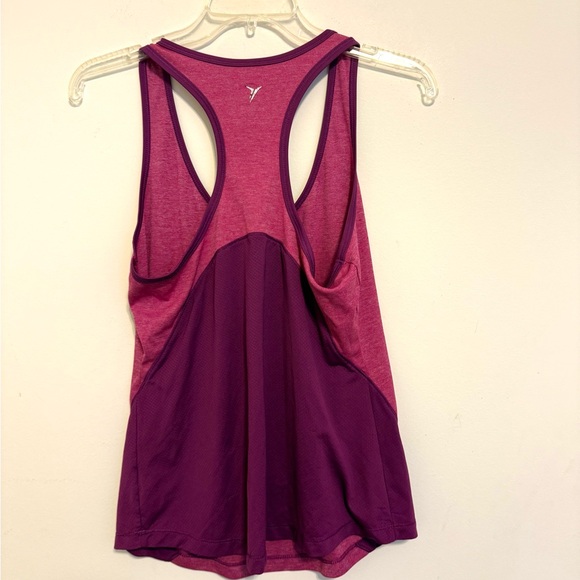2/$15 Old Navy Active Semi-Fitted Racerback Tank Top – Berry Plum – M - Picture 8 of 8